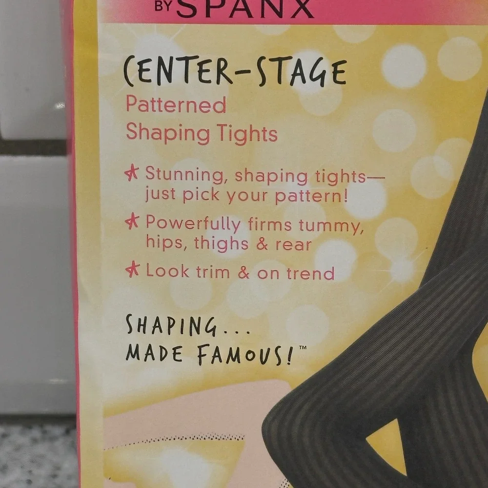 Star Power by Spanx Women Size D Shaping Tights Black Ribbed Row Center-Stage